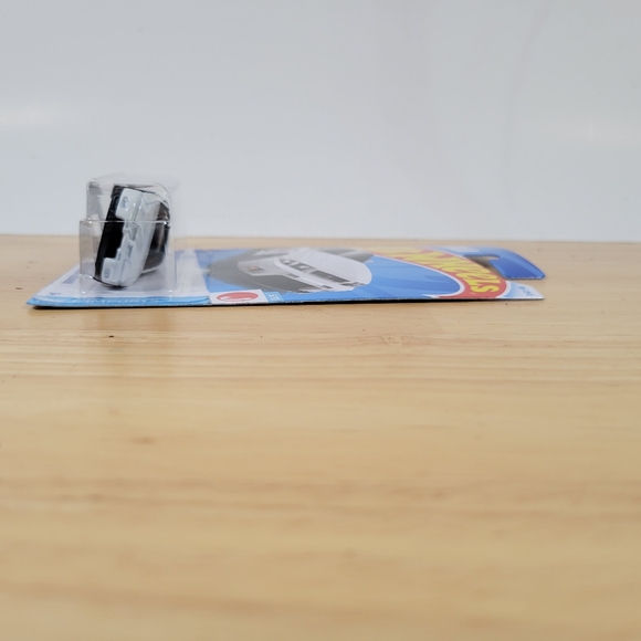 Nissan Skyline GT-R Hot Wheels Godzilla Die-cast B - Picture 2 of 8